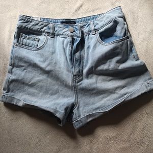 Vintage high wasted denim shorts